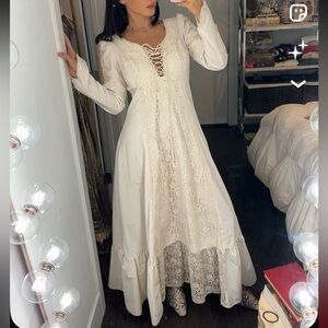 Vntg Handmade Cream Lace-Up Maxi Dress